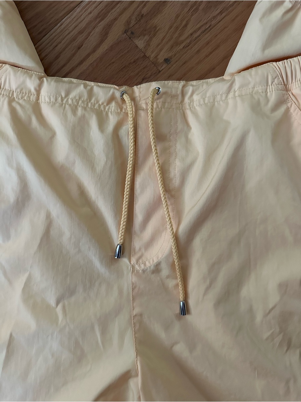 Vintage butter yellow Catalina joggers - Picture 2 of 5